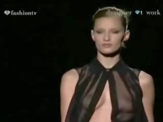 Oops - pakaian lingerie runway film - lihat melalui dan telanjang - di televisi - kompilasi