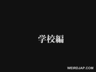 アジアの 学校 フィーチャー で ロープ 点滅 女性陰部 アップスカート で クラス