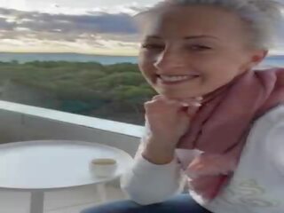 Moi doigts moi-même à orgasme sur une publique hôtel balcon en mallorca&excl;