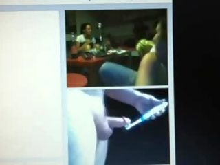 Grupo de meninas obter um grande riso em webcam