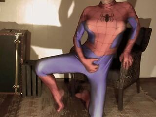 Тут кінчає в spidergurl