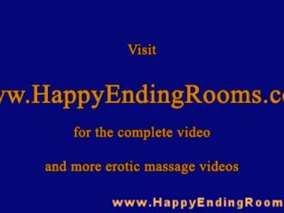 Ginintuan ang buhok taga-europa seductress oily massaging