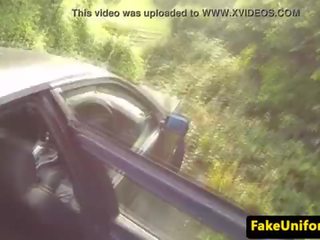 Real brit a chupar falsificação coppers falo em carro