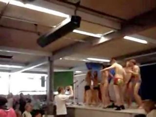 Tanskalainen korkea koulu tytöt strippaus sisään silkeborg gy