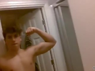 Jock douche et flexing