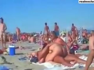 Pubblico nuda spiaggia scambista sesso video in estate 2015