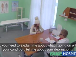 Фалшив болница доктор denies antidepressants и prescribes а добър близане и а