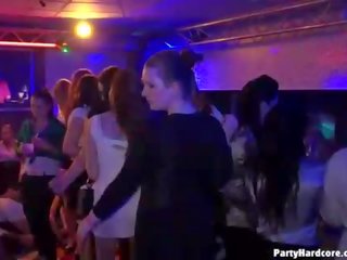 Däli weçerinka sikiş at the disco