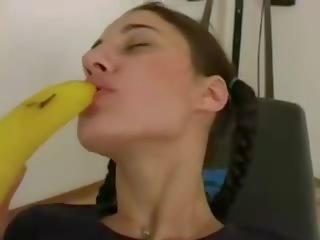 E ëmbël banane nga snahbrandy