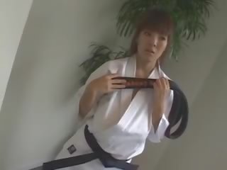 Hitomi tanaka. healer ชั้น karate.