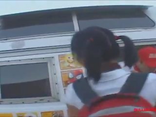Gullibleteens.com icecream truck في سن المراهقة knee ارتفاع أبيض جورب الحصول على manhood امرأة سمراء